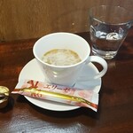 キッチン ブルー グローブ - ミルクを入れます