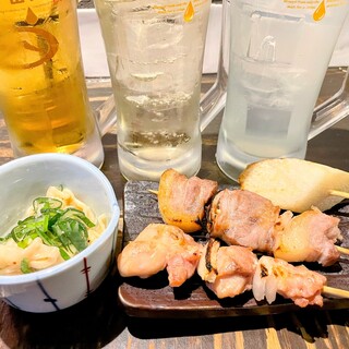 [Senbero] 2 drinks of your choice + 3 skewers + Small dish for 1,000 yen including tax!