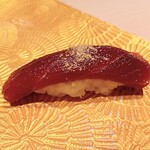 Sushi Amami - マグロ漬　軽くすり胡麻が振ってあります。