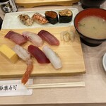 Tsukidi Kagura Zushi - まんぞく握り