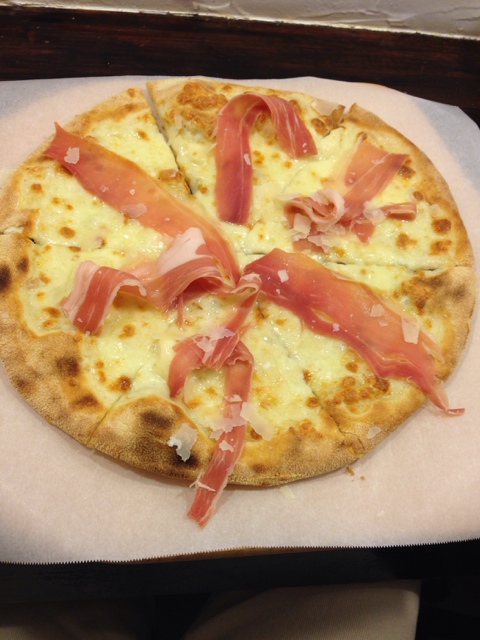 おぴざページ カカアコに登場！100％イタリア産食材の本格ナポリピザ | アロハ