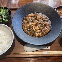 TexturA - 麻婆豆腐、よだれ鶏、サラダ、スープ