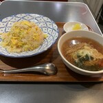 Chaini-Zu Resutoran Yoshino - 飯類【チャーハン】とBセット【半ラーメン】【漬物】