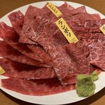 炭火焼肉ホルモン まるは - 