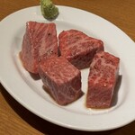 炭火焼肉ホルモン まるは - 