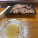 Jimoto Ryouri Oyaji No Daidokoro - 牛タンやわらか焼き　ごま油で