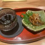 酒と肴と汁の店 寛ぎ処 入江 - 突き出しイカの醤油漬け