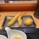 まきの - 右が舌平目の天ぷらです