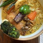 SOUP CURRY KING - 野菜カレーにサービスのチキンレッグ