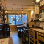 大衆サカバ 39番地. - お店奥から入口付近を望む