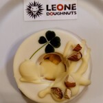 LEONE DOUGHNUTS - ハチミツとクローバーのドーナツ ハチミツレモンドーナツに幸せの四つ葉のクローバーを。