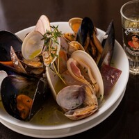 色々貝の白ワイン蒸し