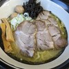 Menya Yoshisuke - 鶏白湯ラーメン
                チャーシュー増量(^_^)ﾉ