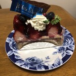 パティスリー レザネフォール 恵比寿本店 - ホワイトデータルトフレーズ　柔らかめのタルト生地と美味しいクリーム、フルーツがベストマッチ。