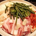 Yakiniku Juju - ブテチゲ鍋