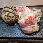 感動の肉と米 - 粗挽きのハンバーグ＆薄切りのカルビ肉