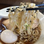 らぁめん 山と樹 - この麺がめちゃうまい。