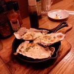 5坪 - 牡蠣タルタルチーズ焼き 790円