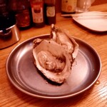 5坪 - 牡蠣の酒蒸し 2個490円