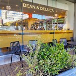 ディーン＆デルーカ カフェ - 緑に囲まれていて、とても素敵です。