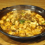 CHINESE RISTORANTE レン - 料理写真:土鍋でぐつぐつ煮込んだ麻婆豆腐