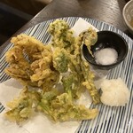 和み酒場こころや - わかりづらいですが春野菜に舞茸