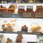 右：ムサシコヤマ・ロール