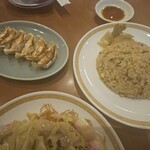 四海樓 - チャーハン&焼き餃子