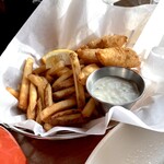 Ivar's - True Cod Fish and Chips というから真ダラのフライ。これも鮮度の良さが出来栄えを上げている。
