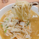 日高屋 - 味噌ラーメン 麺リフト！
