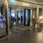 THE GRAND LOUNGE - 