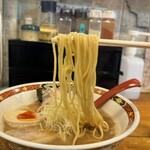 麺や拓 - 「和風豚骨らーめん」の麺
            2024年3月14日