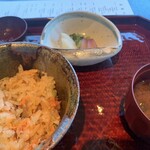 なだ万 - それでも最後まで胃袋持たずに、こちらもご飯はひと口。赤だし最高！