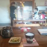 手打ちそば　元寿庵 - 広々とした家庭的な店内