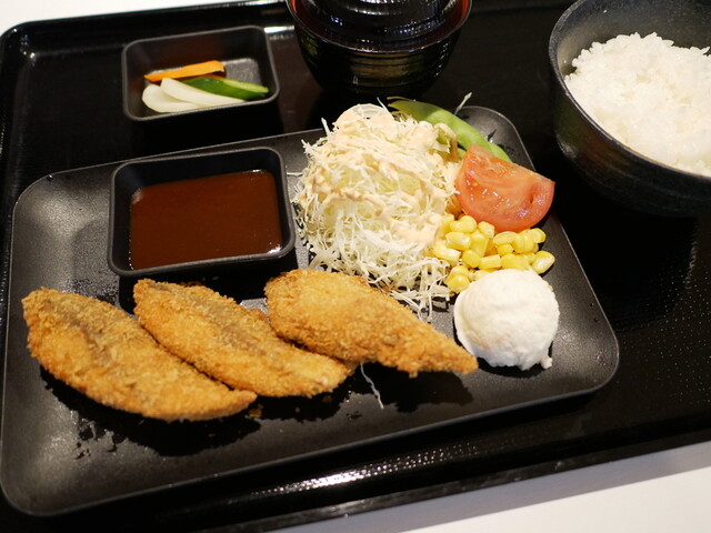 大幅なシステム変更、定食屋さんへ : とん久の写真