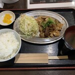 Nikumaruya - ミックス定食。