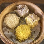 Tokyo焼売マニア - マニアシュウマイ　えびシュウマイ　錦糸シュウマイ　呼子のいかシュウマイ