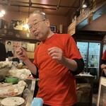 さかな工房　丸万 - 個性豊かな大将の渾身のポーズ　本人承諾