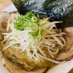 麺の蔵 - 醤油チャーシュー麺（こってり、太麺）、のり