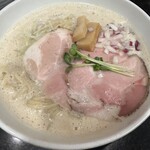 麺飯食堂 三羽鴉 - 鶏豚骨塩ラーメン
