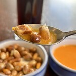 ロボ デ マル オオタニ - カンチタ & アヒソース（Porción de Cancha、Ají）
      ペルーの大粒コーンを揚げたカンチタはｶﾘﾎﾟﾘの定番おつまみ。酸っぱ辛いアヒソースをつけて♪(๑´ڡ`๑)ｳﾏｯ‼︎