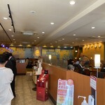 CAFFE VELOCE - 賑わう店内