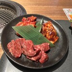 韓の台所 別邸 - 黒味噌カルビ　旨辛カルビ　甘辛ハラミ