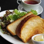 ブレッド&タパス 沢村 - 