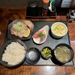 旬庵 - 豚バラ塩麹焼きと刺身定食(\1,200)