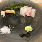 鮨 うえ岡 - 鮫皮おろしでおろしたワサビは甘くクリーミー