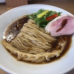 めん処 きよ洲 - 醤油が佐助豚の甘みを引き立ててます！