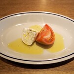 スガハラ - おかトマト + ブッラータチーズ カプレーゼ