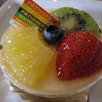 アラペイザンヌ - メリ、メロ様々なものをあしらったケーキ380円