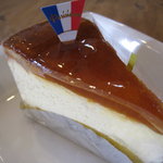 アラペイザンヌ - 豊熟フロマージュふっくらと焼き上げたチーズケーキ330円